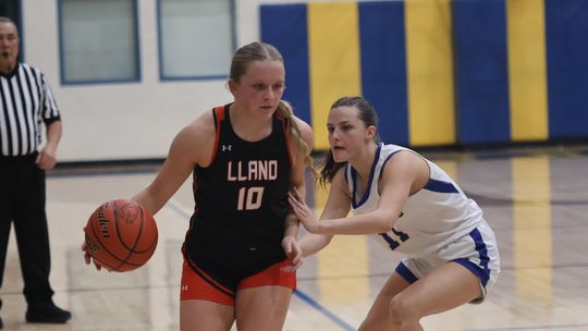 Lady Jackets Repeat as District Champs
