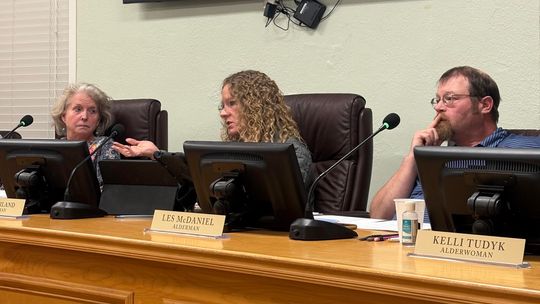 Llano City Council Tables Drought Ordinance After Packed Meeting, Public Pushback