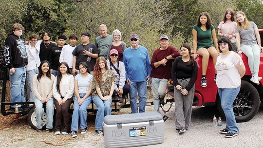 MFHS students clean trails on Rick Edwards Day of Service