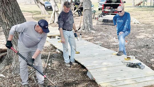 New boardwalk in place at Fox Hollow Springs Park