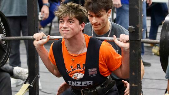 Powerlifters Show Their Commitment, Might