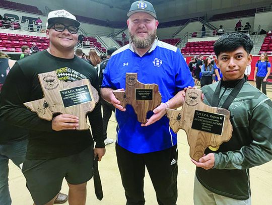 4 Panthers advance to state powerlifting meet