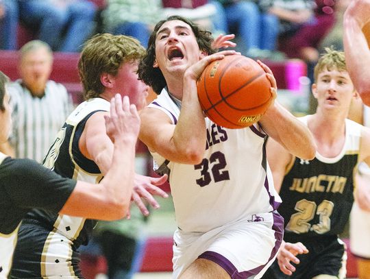 Eagles top San Saba, fall to Junction