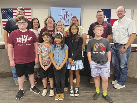 JCISD Trustees Approve Key Projects, Recognize Students