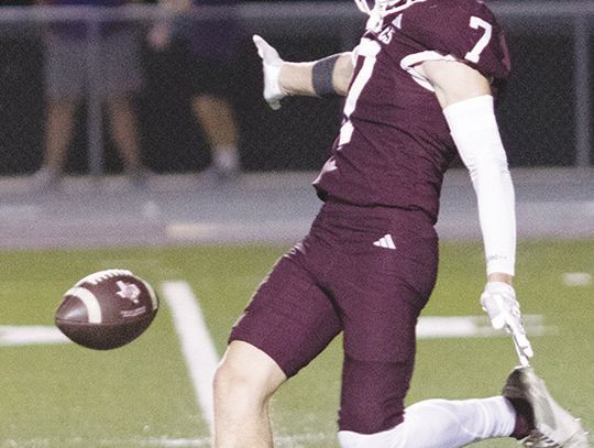 Johnson City rolls past Thrall 41-18 in pre-district finale