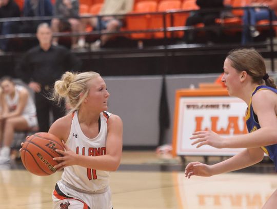Lady Jackets’ Composure Leads to Another Win
