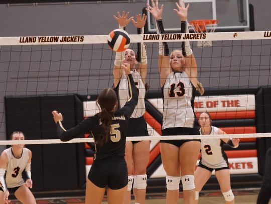 Lady Jackets Exhibit Winning Characteristics