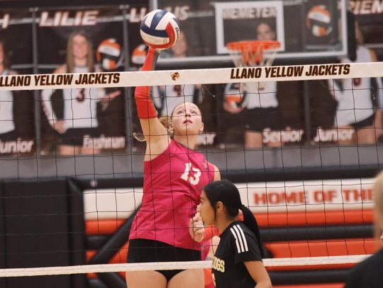 Lady Jackets Face Clyde in Bi-District Match