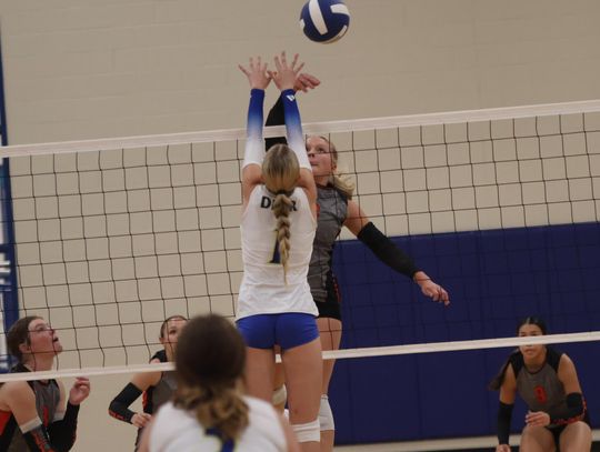 Lady Jackets Look to End First Round With Wins
