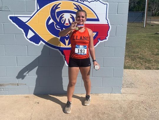 Lady Jackets Qualify For Regionals
