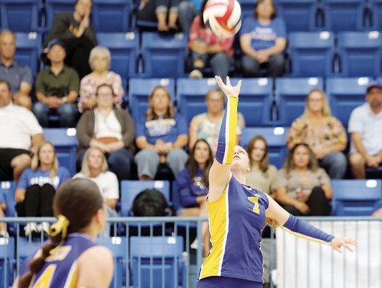 Blanco Volleyball Falls to Canyon Lake, Gets Win Over Bandera