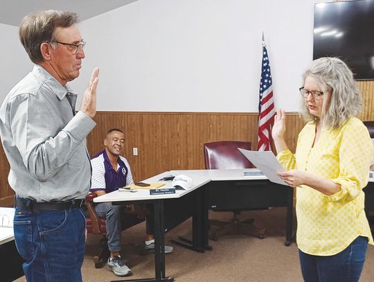 Mason City Commission Swears In Two New Commissioners