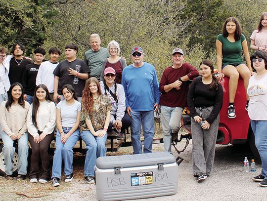MFHS students clean trails on Rick Edwards Day of Service