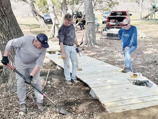 New boardwalk in place at Fox Hollow Springs Park