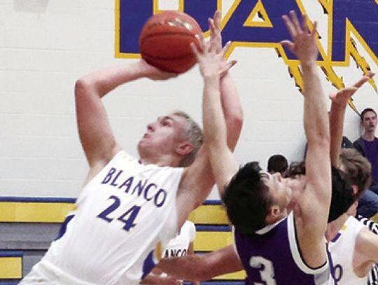 Panthers top Stockdale, go 4-0 at Brady tournament