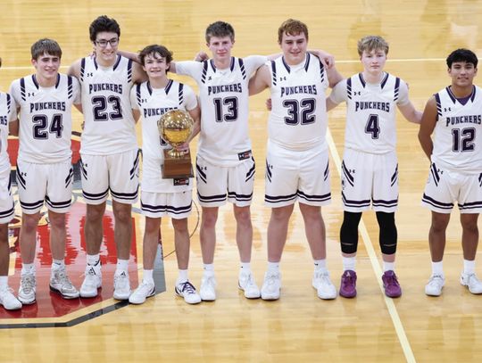 Punchers Win Bi-District Title in Return to the Playoffs