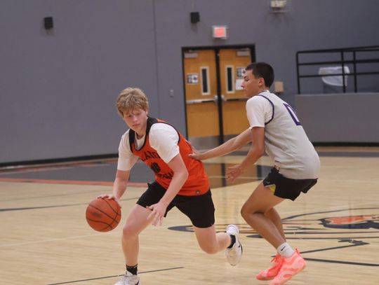 Yellow Jackets Make the Most of Final Night of League Play