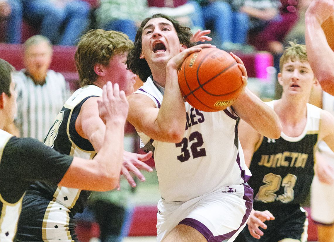 Eagles top San Saba, fall to Junction