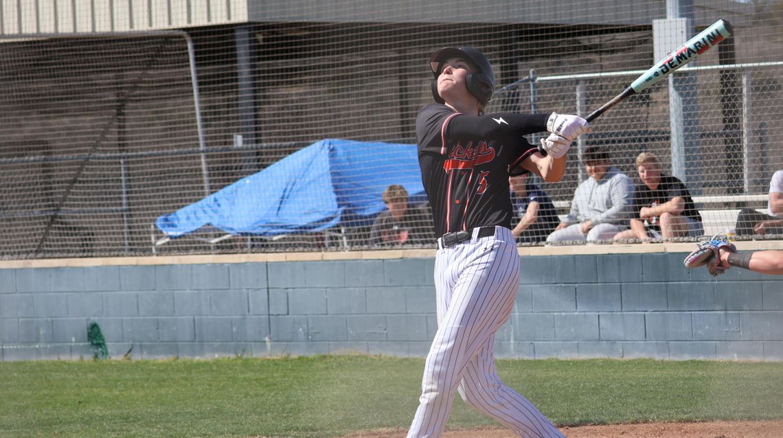 Jackets go 4-0 at Own Hill Country Classic