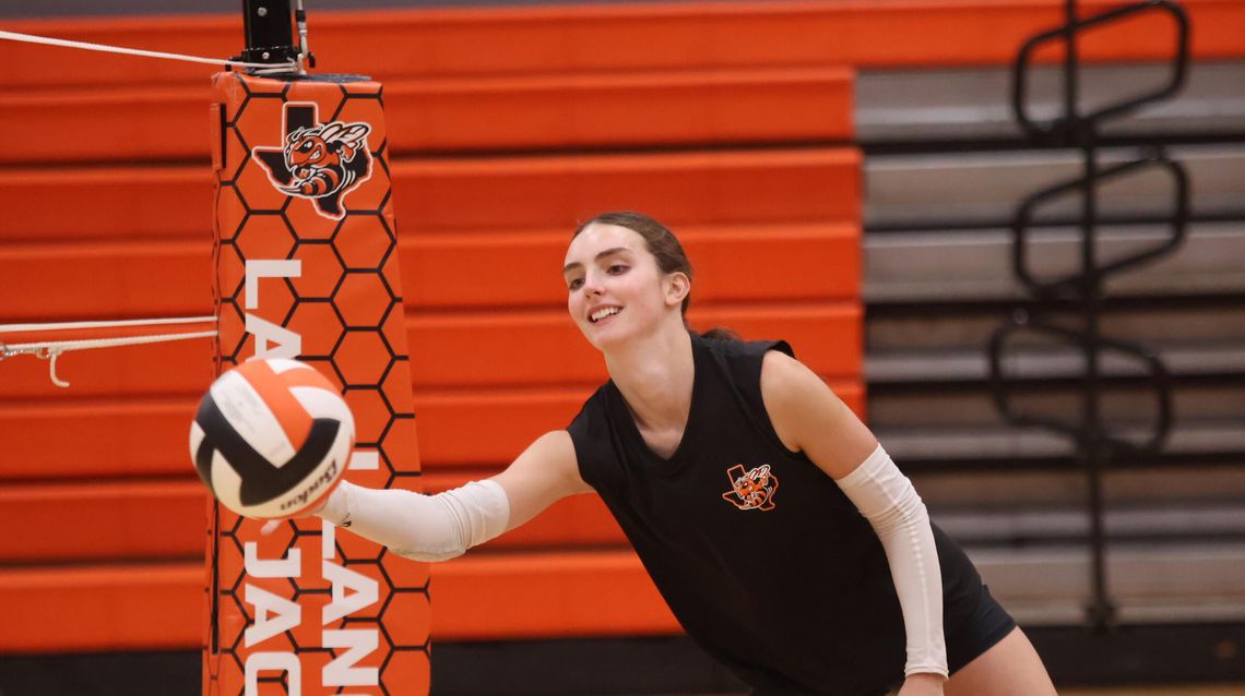 Lady Jackets Begin 2025 Season with Dual Matches