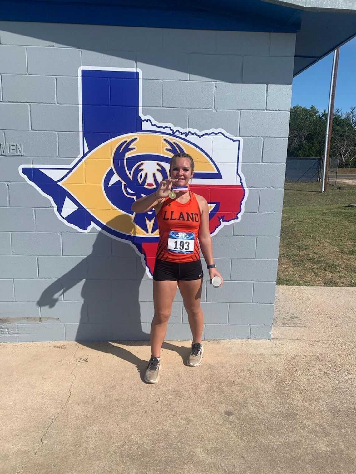 Lady Jackets Qualify For Regionals