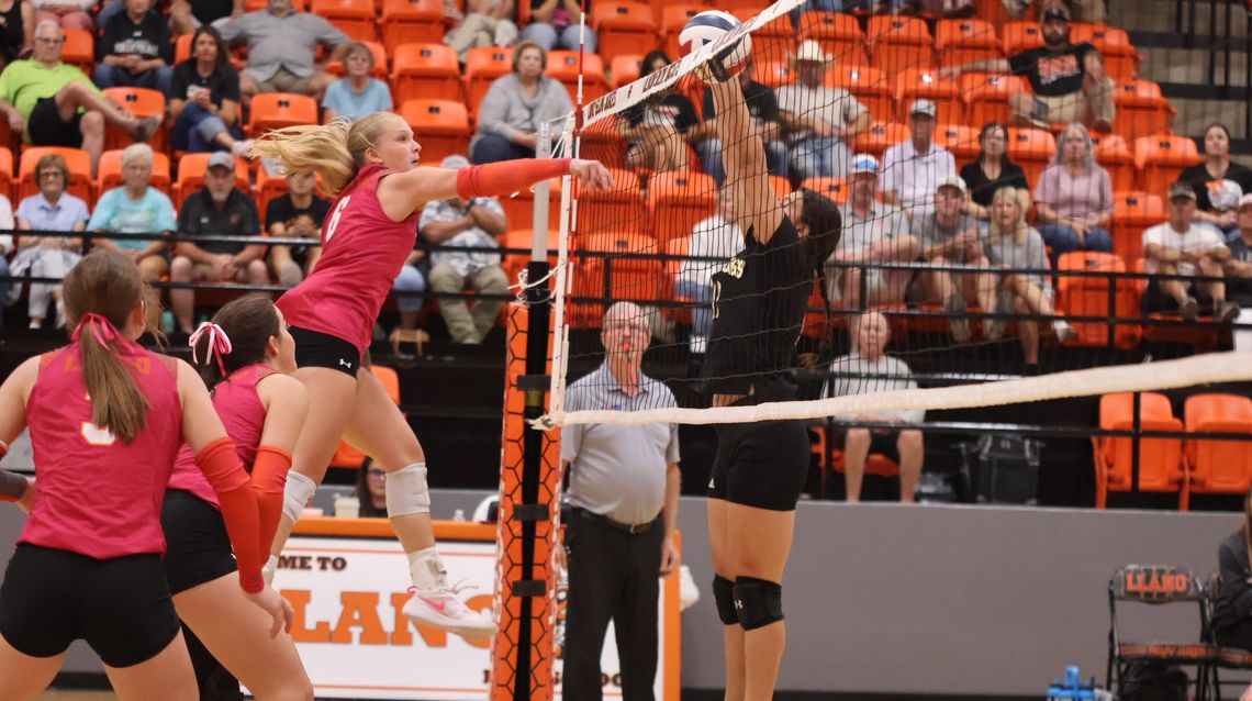 Lady Jackets Show the True Meaning of Home Court Advantage Lady Jackets Show the True Meaning of Home Court Advantage