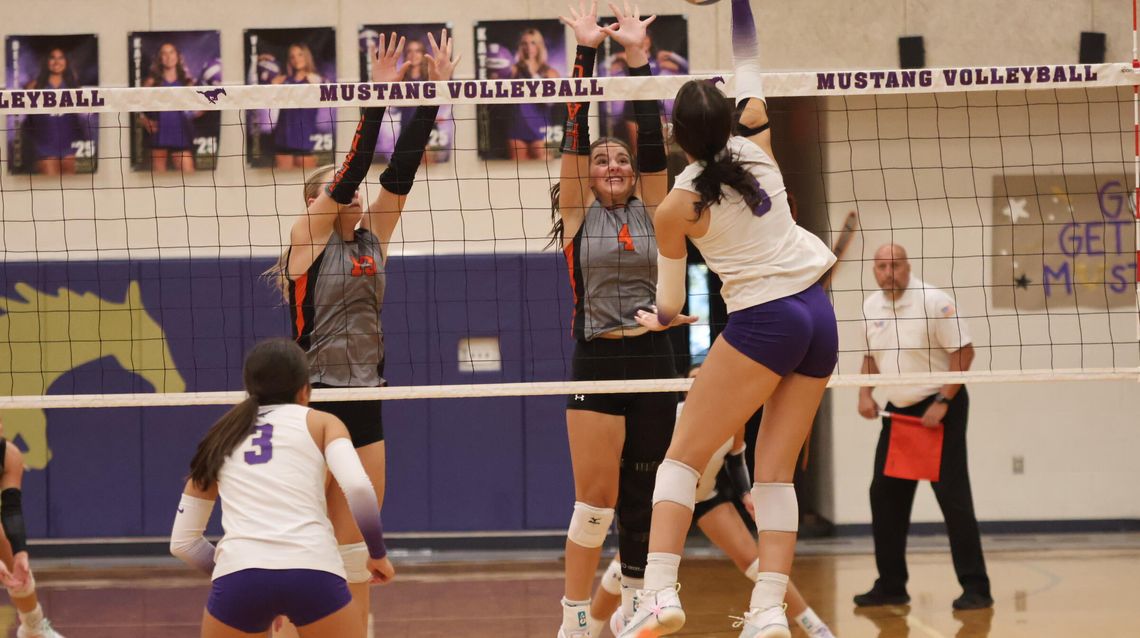 Lady Jackets to Take Winning Streak into District Opener Lady Jackets to Take Winning Streak into District Opener