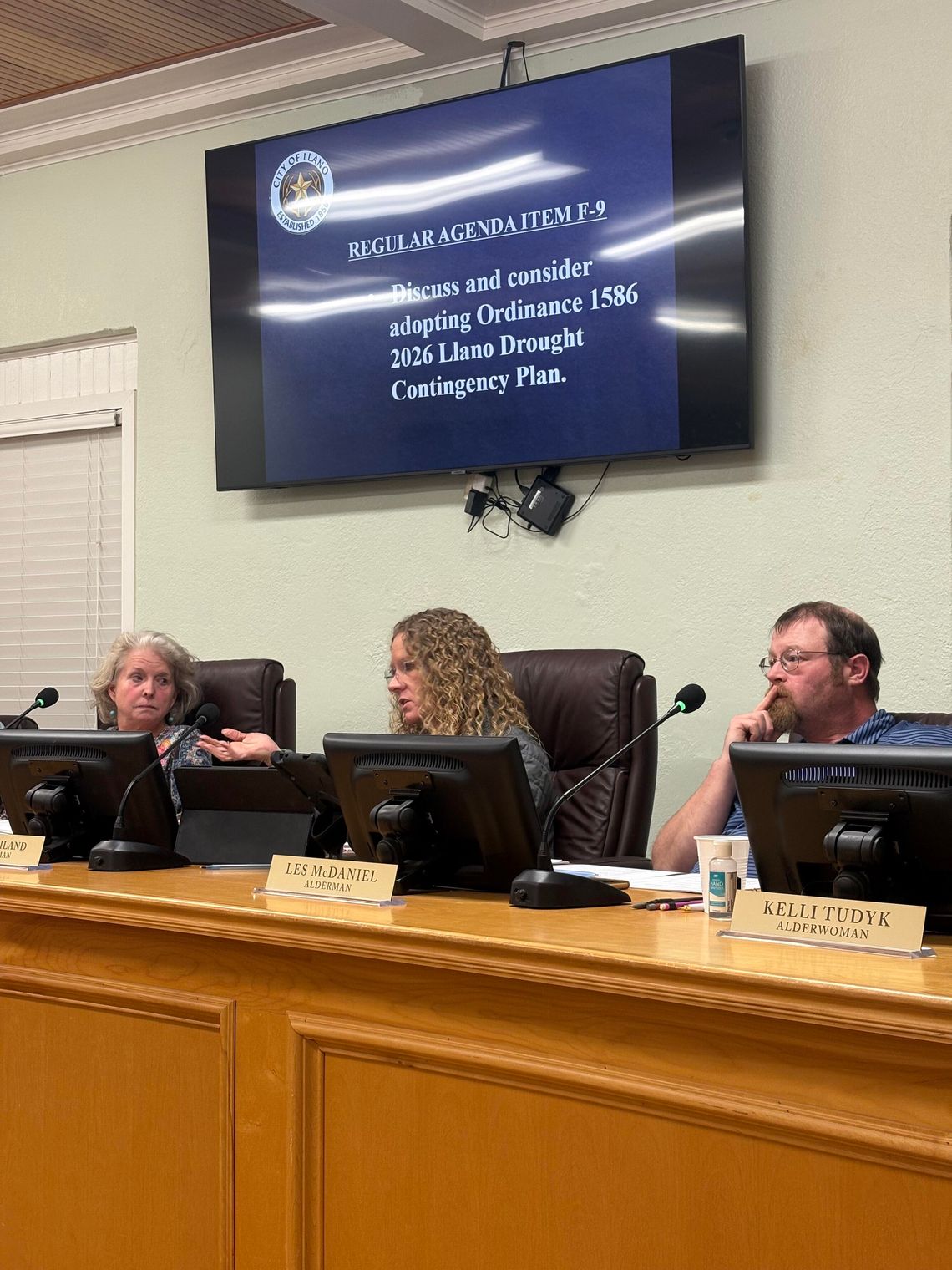 Llano City Council Tables Drought Ordinance After Packed Meeting, Public Pushback
