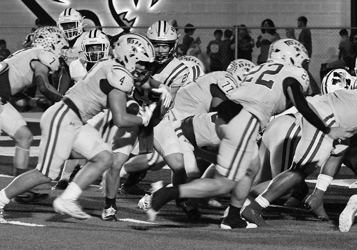 Panthers Fall to Bulldogs in Homecoming Game