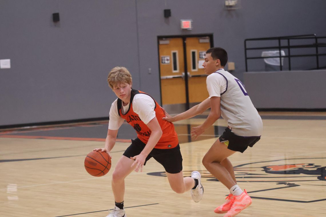 Yellow Jackets Make the Most of Final Night of League Play