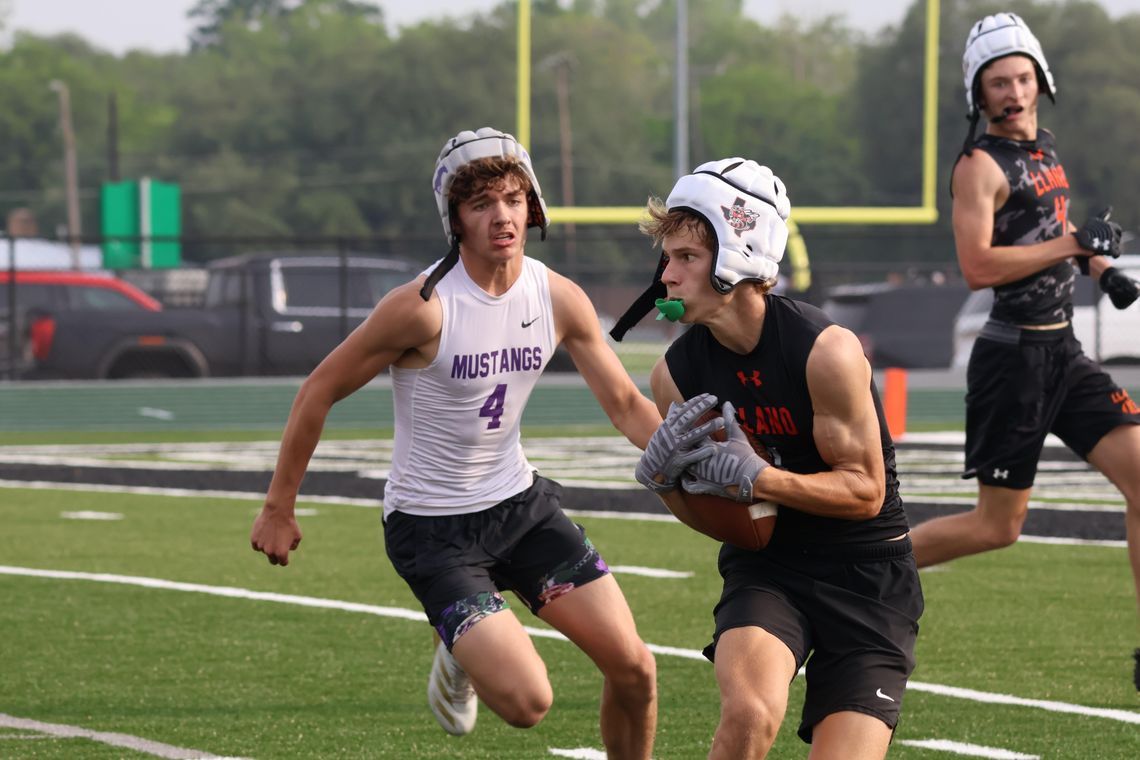 Yellow Jackets’ Options Allows Cross Training in Many Positions